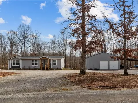 7051 Adams Rd W, Centerville, TN 37033