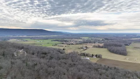 401 Pelham Pointe Rd, Pelham, TN 37366