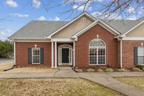 12 Ingram Ct, Lebanon, TN 37087