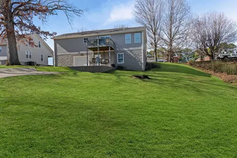 Exterior - 217 Mclemore St, Dickson, TN 37055 photo 15 of 23