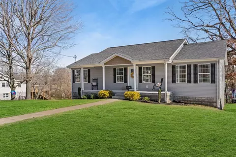 Exterior - 217 Mclemore St, Dickson, TN 37055 photo 6 of 23