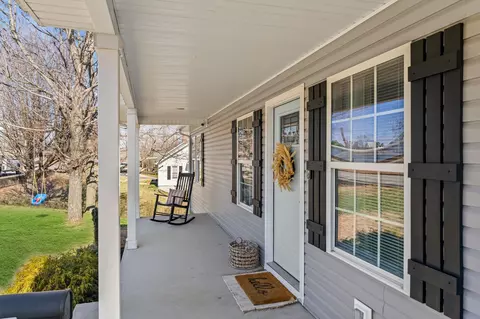 Exterior - 217 Mclemore St, Dickson, TN 37055 photo 3 of 23