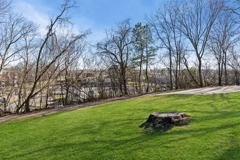 Exterior - 217 Mclemore St, Dickson, TN 37055 photo 11 of 23
