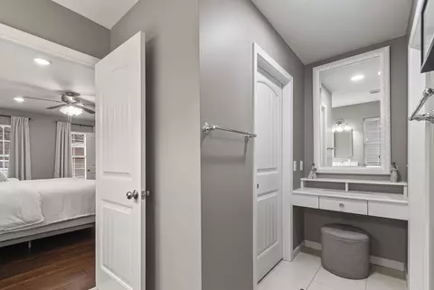 Entry Way - 217 Mclemore St, Dickson, TN 37055 photo 1 of 1