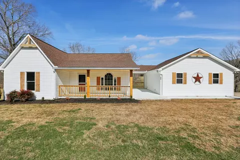 975 Antioch Rd, Clarksville, TN 37040
