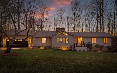 403 Ferncliff Dr, Signal Mountain, TN 37377