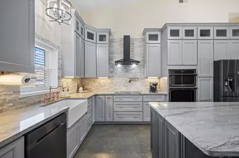 Kitchen - 603 Eno Rd, Dickson, TN 37055 photo 5 of 7