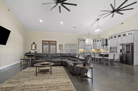 Living - 603 Eno Rd, Dickson, TN 37055 photo 1 of 2