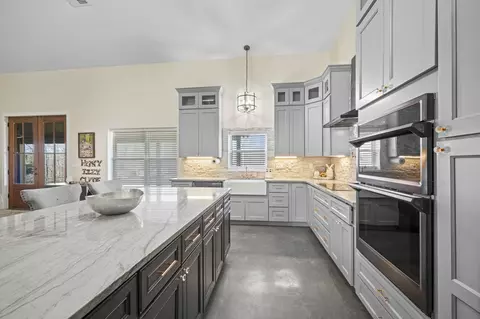 Kitchen - 603 Eno Rd, Dickson, TN 37055 photo 4 of 7