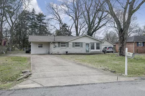 1107 Elliott Dr, Murfreesboro, TN 37129