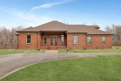 647 Mobley Rd, Clarksville, TN 37043