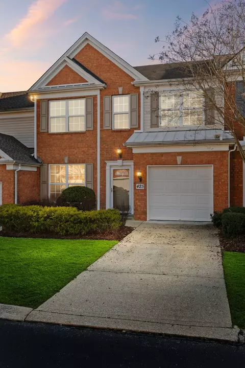 425 Old Towne Dr, Brentwood, TN 37027