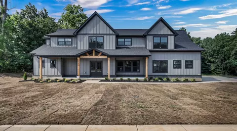 1303 Ross Farms Blvd, Clarksville, TN 37043