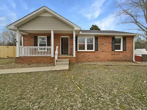 813 Merritt Lewis Ln, Clarksville, TN 37042