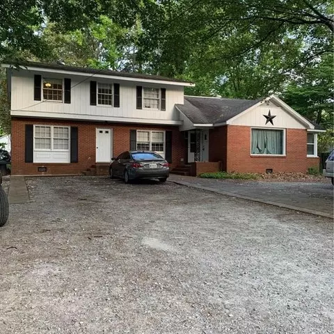 108 Elizabeth St, Paris, TN 38242