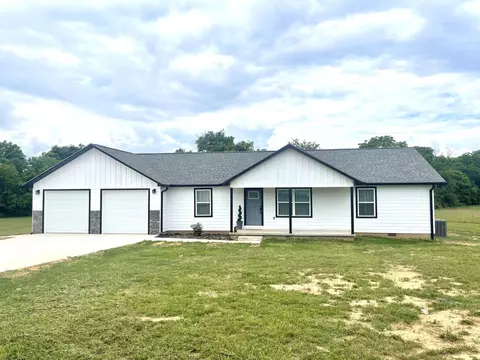 84 Eastwood Dr, Pikeville, TN 37367