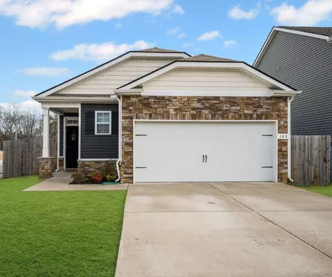 105 Victory Cir, Ashland City, TN 37015