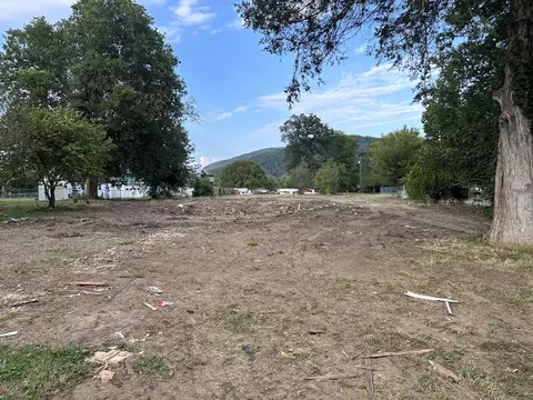 218 S Southern College St, Graysville, TN 37338