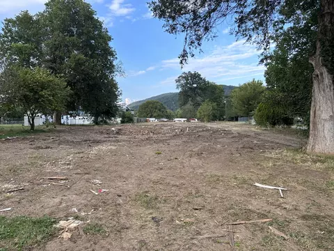 218 S Southern College St, Graysville, TN 37338