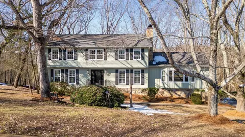 1725 Colonial Shores Dr, Hixson, TN 37343