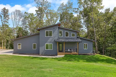 8510 Snow Hill Rd, Ooltewah, TN 37363
