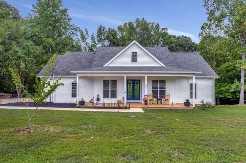 19 Mannin Rd, Leoma, TN 38468