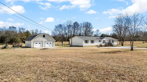 395 Whitaker Rd, Shelbyville, TN 37160
