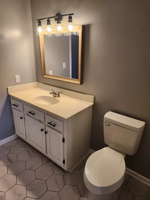 Bath - 161 Beth Dr, Goodspring, TN 38460 photo 7 of 8
