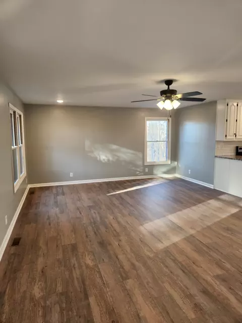 Living - 161 Beth Dr, Goodspring, TN 38460 photo 2 of 3