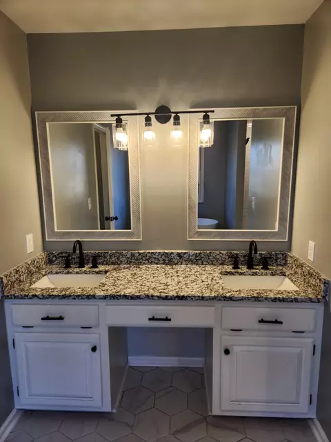 Bath - 161 Beth Dr, Goodspring, TN 38460 photo 4 of 8
