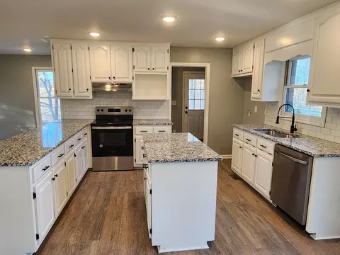 Kitchen - 161 Beth Dr, Goodspring, TN 38460 photo 2 of 5