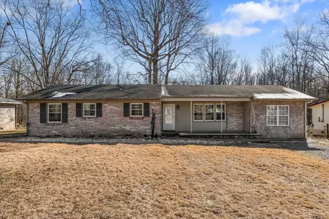 31 Eastwood Dr, Fayetteville, TN 37334