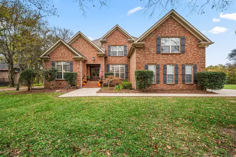 357 Creekview Dr, Murfreesboro, TN 37128