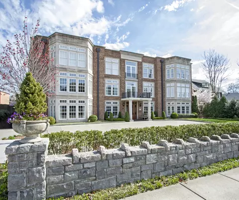 3821 W End Ave #102, Nashville, TN 37205