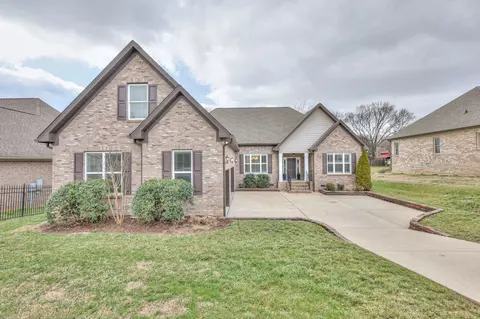 3235 Mecklenburg Dr, Columbia, TN 38401