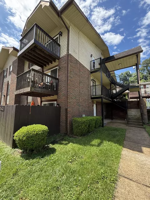 500 Paragon Mills Rd #M16, Nashville, TN 37211