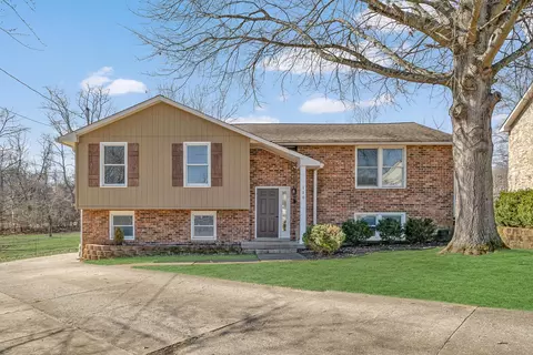110 Maple Way S, Hendersonville, TN 37075