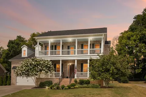 1389 Round Hill Ln, Spring Hill, TN 37174