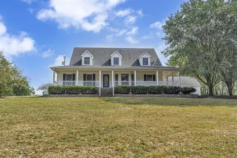 6041 Henry Gower Rd, Pleasant View, TN 37146