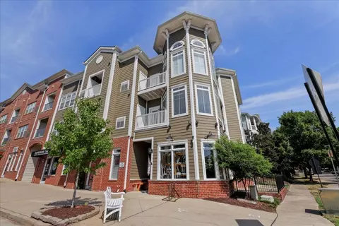 7009 Lenox Village Dr #210, Nashville, TN 37211
