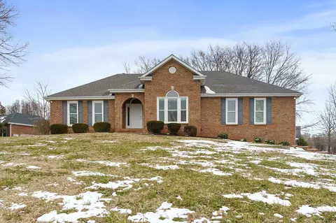 2601 Hedgerow Ln, Clarksville, TN 37043