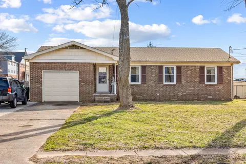 138 Boxwood Dr, Hopkinsville, KY 42240