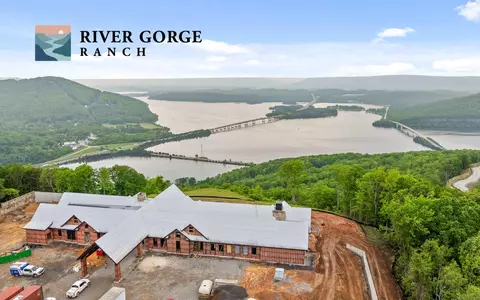 1251 Mullins Pt, Guild, TN 37340 photo 4