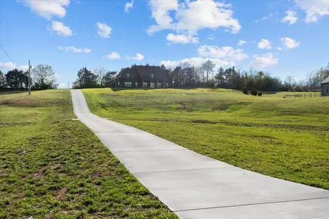 1012 Douglas Ct, Dickson, TN 37055 photo 7