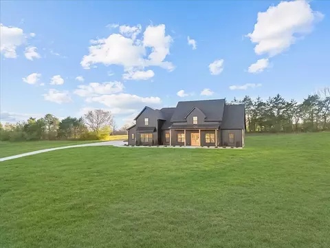 1012 Douglas Ct, Dickson, TN 37055 photo 6