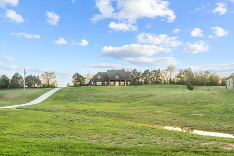 1012 Douglas Ct, Dickson, TN 37055 photo 13
