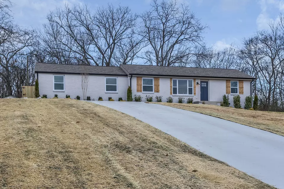 Exterior - 205 Liberty Ln, Madison, TN 37115 photo 2 of 6