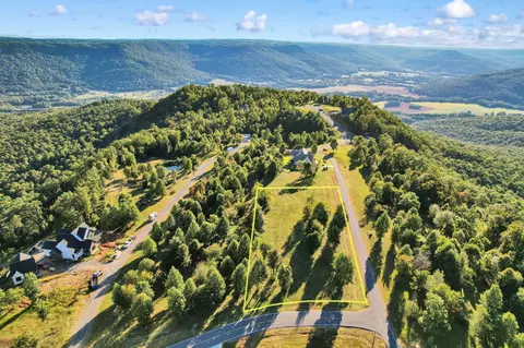135 Sunset Cir, Jasper, TN 37347