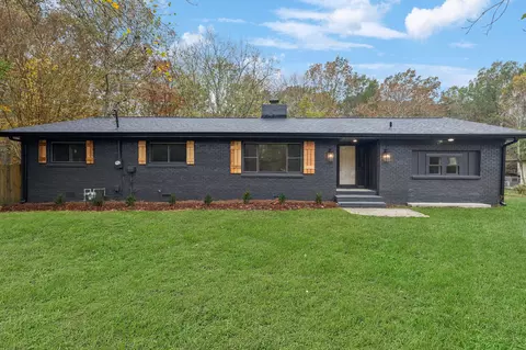 1104 Remington Pl, Manchester, TN 37355