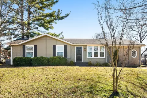 6518 Sprint Dr, Nashville, TN 37209